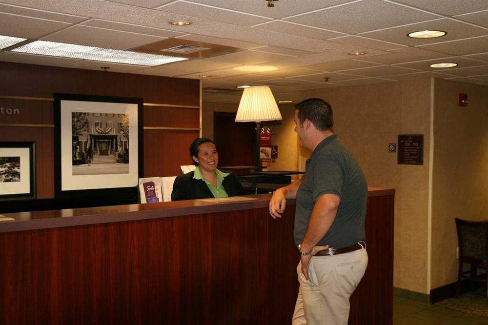 Hampton Inn Флемингтон Интерьер фото