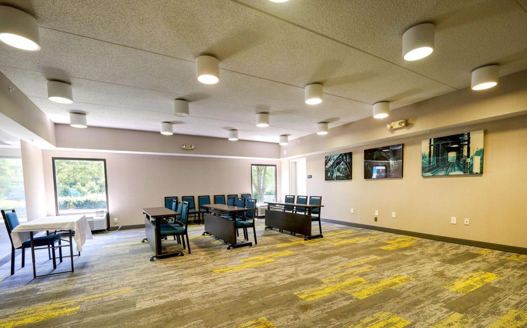 Hampton Inn Флемингтон Экстерьер фото