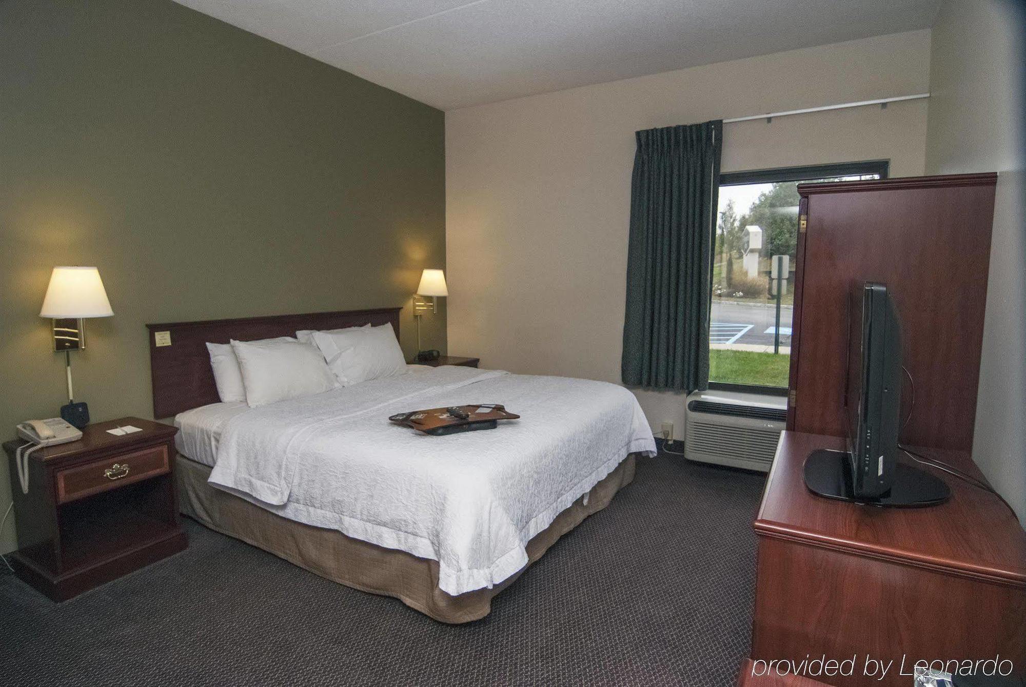 Hampton Inn Флемингтон Экстерьер фото